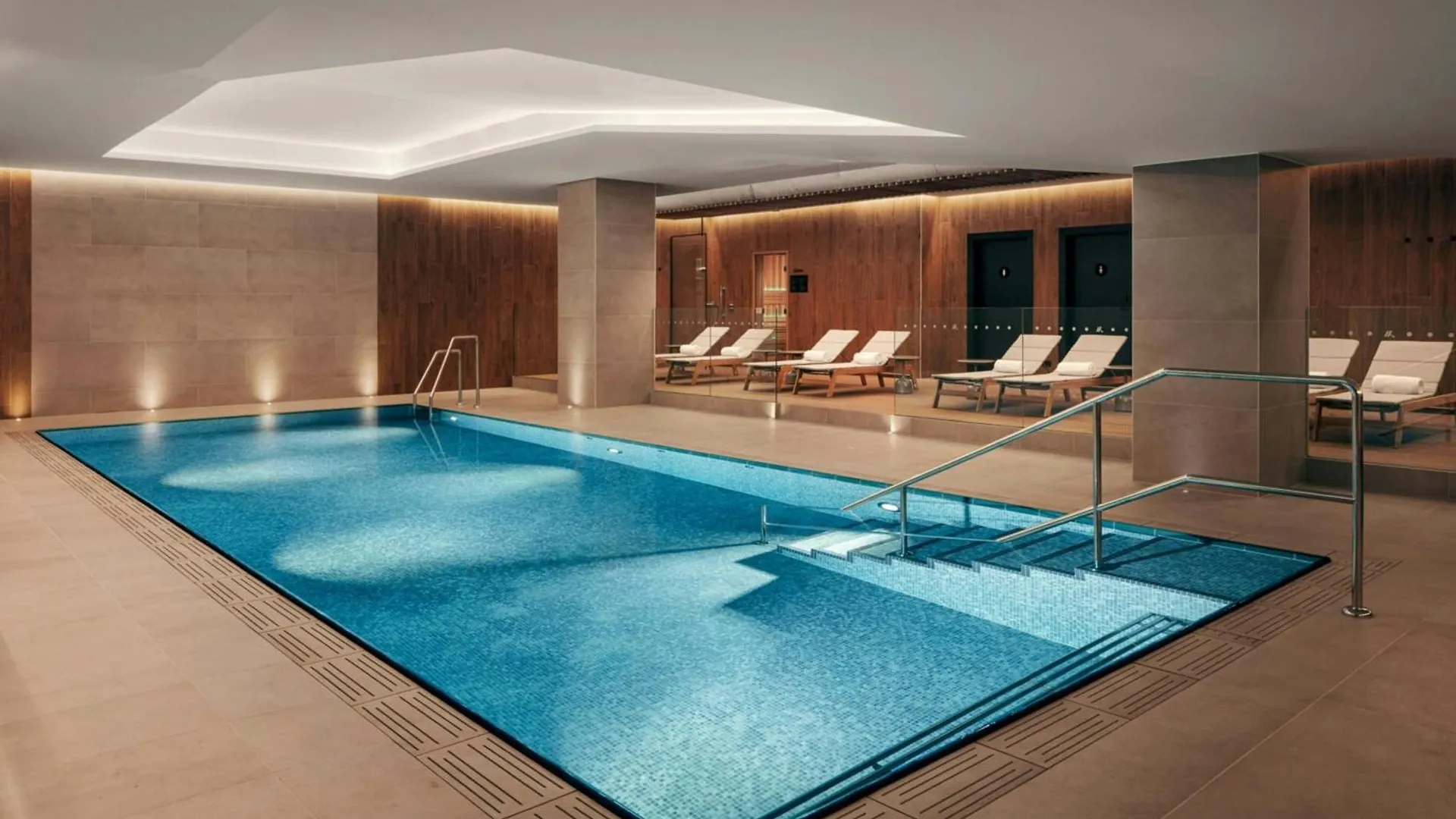 Prague Marriott Hotel 5*,